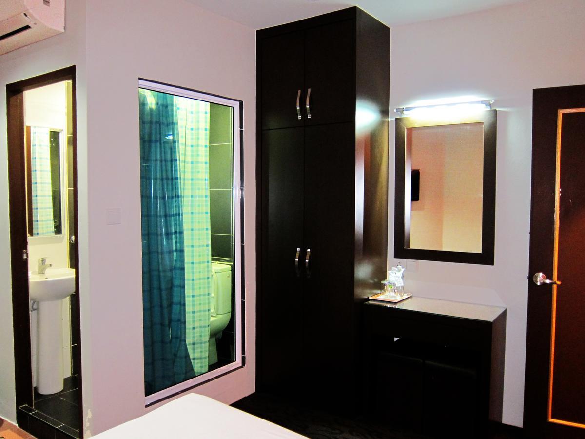 Oriental Inn Кучинг Экстерьер фото