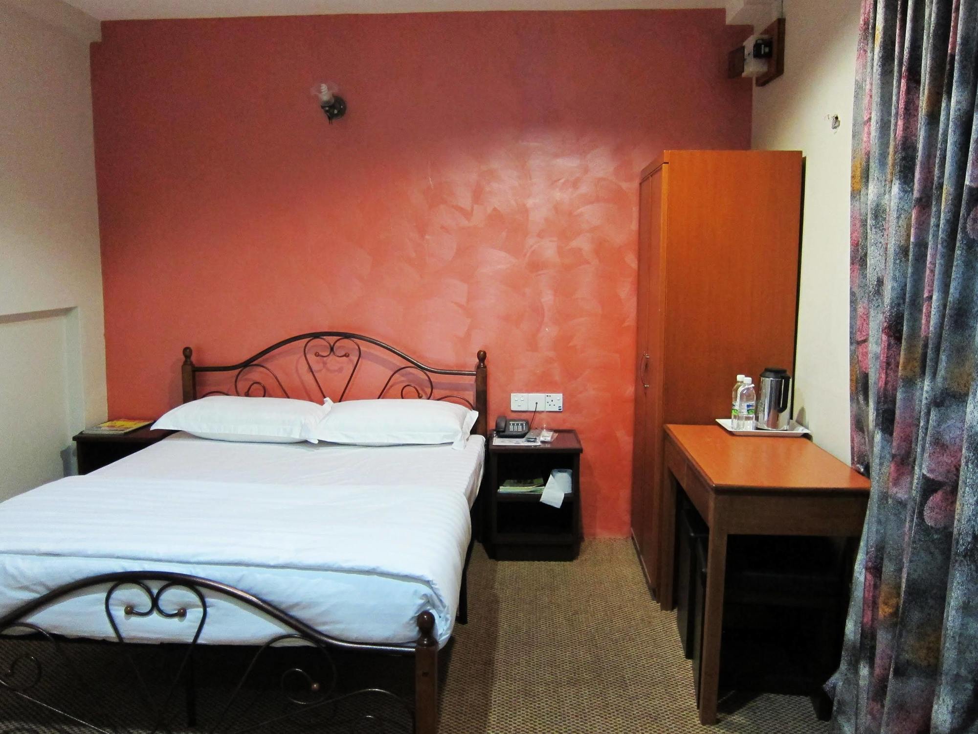 Oriental Inn Кучинг Экстерьер фото